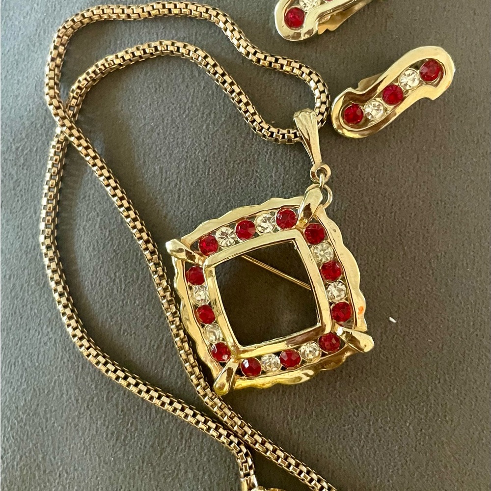 Vintage gold tone with red gemstones necklace and clip earrings